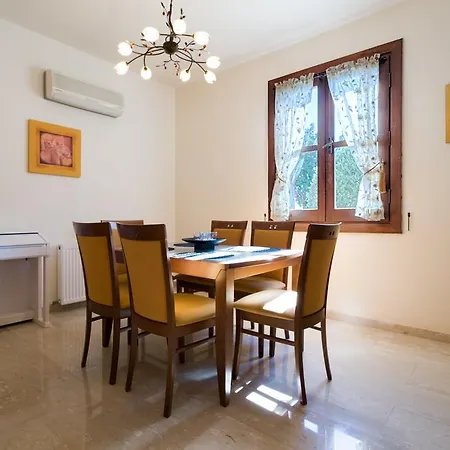 3 Bedroom Anarita With Private Pool, Aphrodite Hills * كوكليا