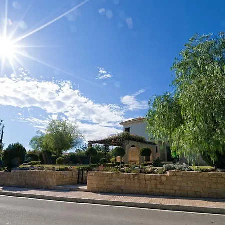 بيت للعطل 3 Bedroom Anarita With Private Pool, Aphrodite Hills كوكليا