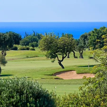 3 Bedroom Anarita With Private Pool, Aphrodite Hills * كوكليا