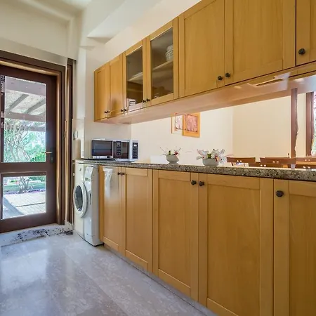 3 Bedroom Anarita With Private Pool, Aphrodite Hills