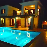 Hébergement de vacances 3 Bedroom Anarita With Private Pool, Aphrodite Hills *