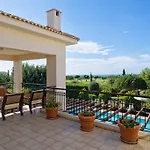 3 Bedroom Anarita With Private Pool, Aphrodite Hills Hébergement de vacances