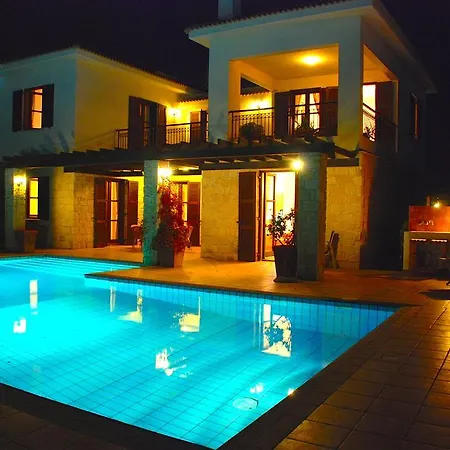 בית נופש 3 Bedroom Anarita With Private Pool, Aphrodite Hills *
