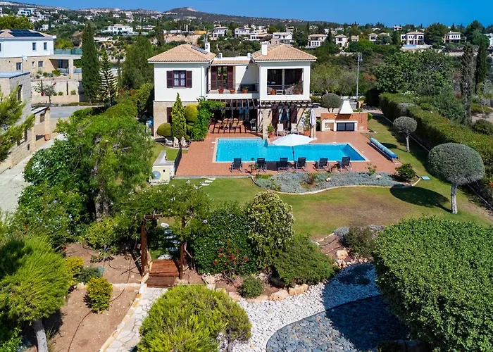 3 Bedroom Anarita With Private Pool, Aphrodite Hills Semesterbostad *