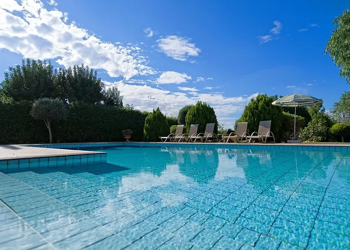 3 Bedroom Anarita With Private Pool, Aphrodite Hills Vakantiehuis *