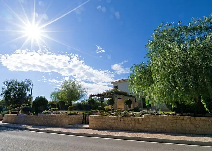 Vakantiehuis 3 Bedroom Anarita With Private Pool, Aphrodite Hills Kouklia