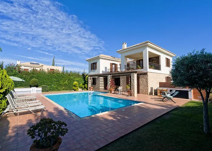 3 Bedroom Anarita With Private Pool, Aphrodite Hills Vakantiehuis *