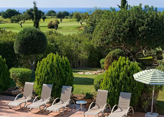 3 Bedroom Anarita With Private Pool, Aphrodite Hills Vakantiehuis Kouklia