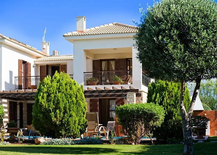 3 Bedroom Anarita With Private Pool, Aphrodite Hills Semesterbostad