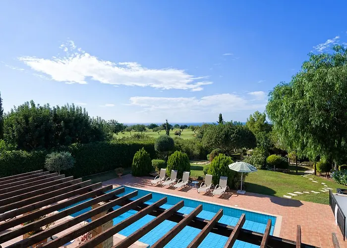 Semesterbostad 3 Bedroom Anarita With Private Pool, Aphrodite Hills *