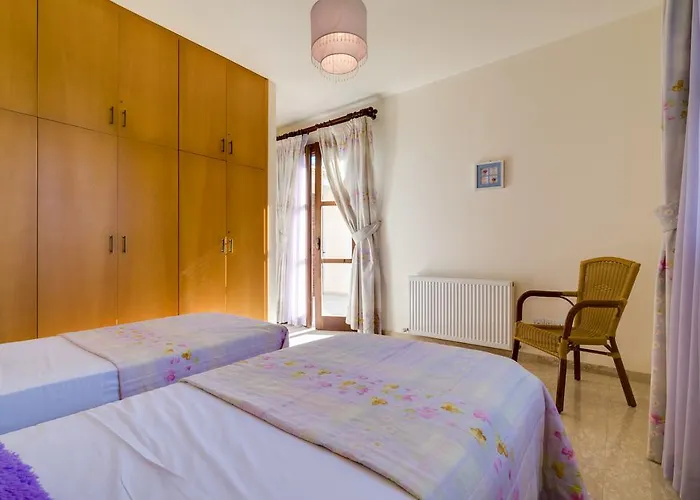 3 Bedroom Anarita With Private Pool, Aphrodite Hills